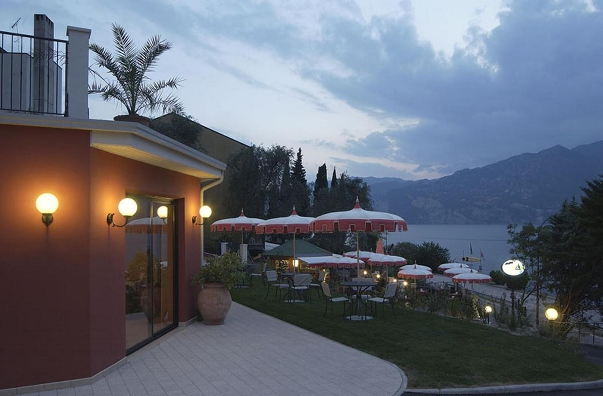 Hotel Oasi Beach Malcesine Exteriér fotografie